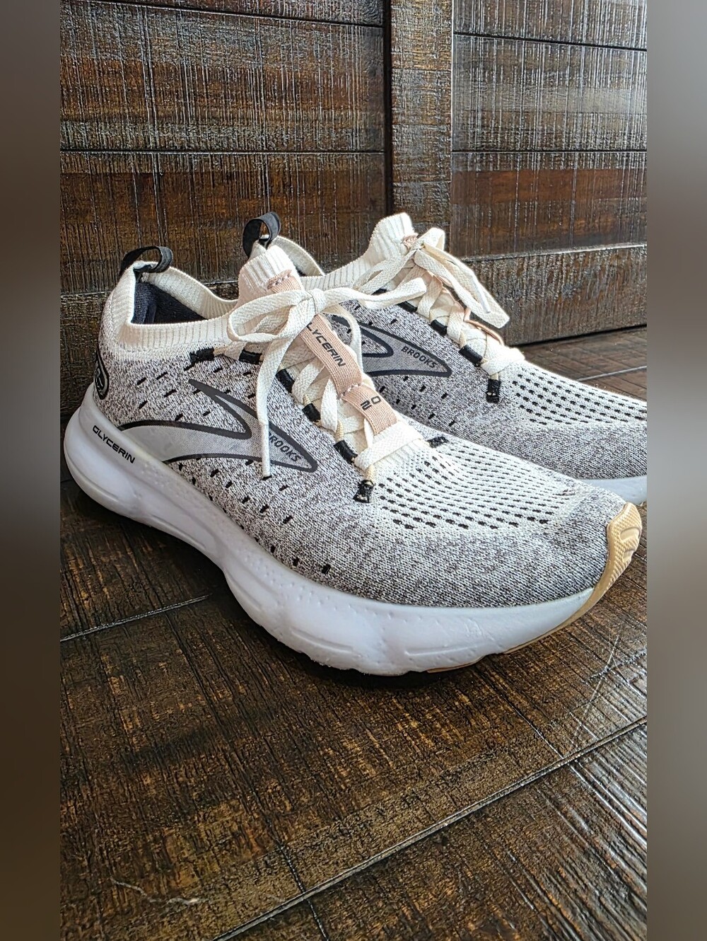 Brooks Glycerin Stealthfit 20 White/Black/Cream Running Shoes Womens 7